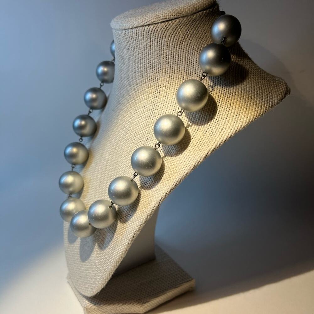 Faux silver chunky adjustable faux pearl necklace